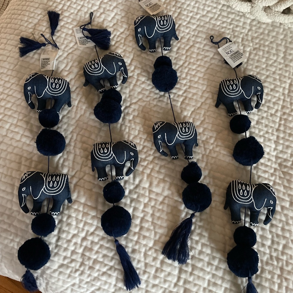 NOJO SET OF 4 BOHO HANGING ELEPHANTS AND POM POM NURSERY DECOR NWT